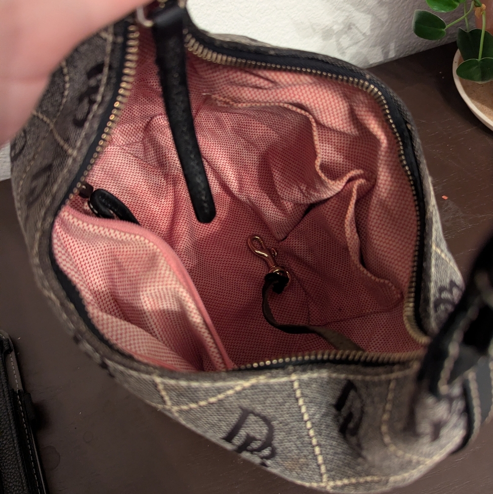 Y2K Dooney & Bourke Signature Small Bucket Hobo Bag - Picture 8 of 13